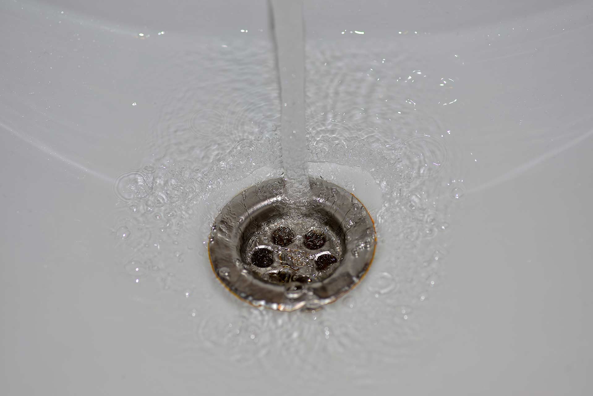 A2B Drains provides services to unblock blocked sinks and drains for properties in Bebington.